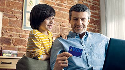Padre e hijo comprando online
