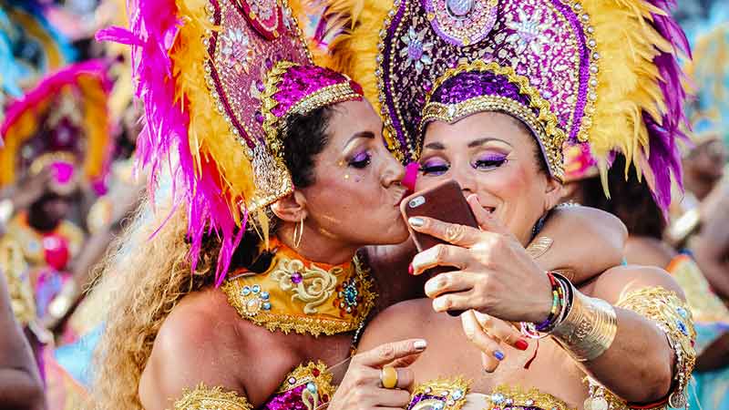 vuelo-brasil-800x450 Amigas en el carnaval